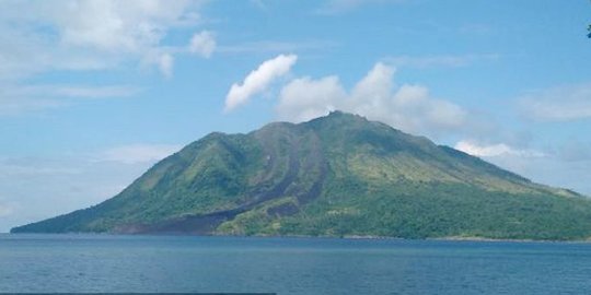 Status Gunung Ruang di Sulut Naik Jadi Waspada, Masyarakat Diminta Tidak Mendekat