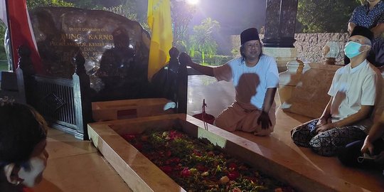 Ziarah ke Makam Bung Karno, Ganjar Ajak Seluruh Rakyat Indonesia Jaga Persatuan