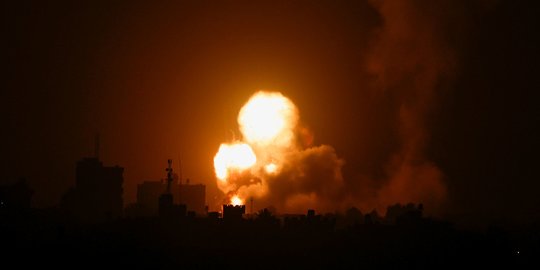 Memanas, Israel Serang Jalur Gaza