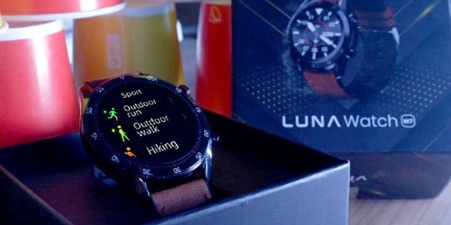 Intip Fitur Canggih Smartwatch Keren Luna W7 dan W1 | merdeka.com