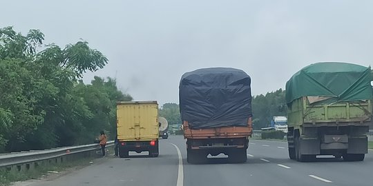 Wanita Penjual Kopi di Tepi Tol Tangerang-Merak dan Cerita Dalam Truk