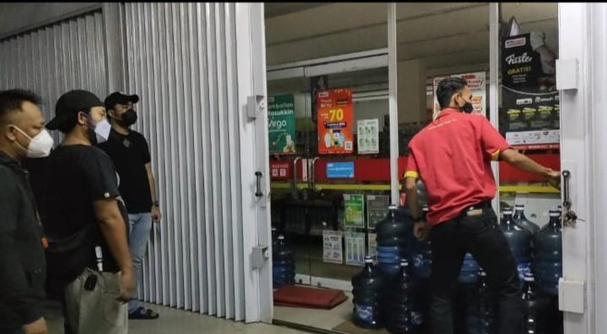 Suara Tembakan Terdengar Di Lokasi Perampokan Minimarket, Pegawai ...