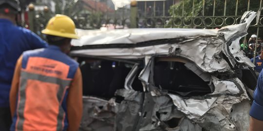 Penyebab Mobil Tertabrak KRL di Lintasan Depok-Citayam