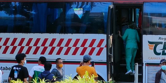 Cerita Perempuan Melahirkan di Dalam Bus Jurusan Tanjung Priok-Leuwiliang
