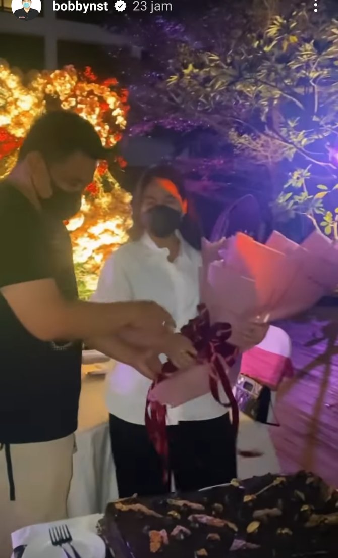 4 potret ulang tahun kahiyang ayu ke 31 romantis bareng bobby nasution