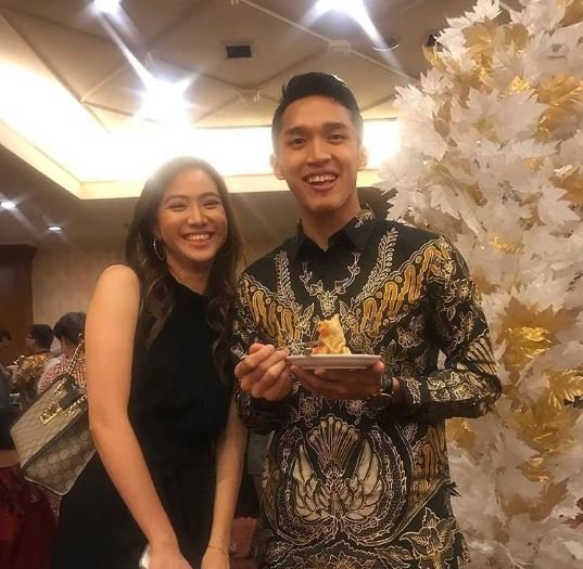 shania junianatha jonatan christie
