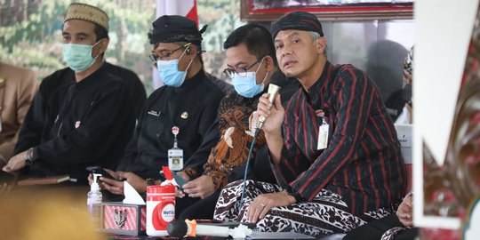 Curhat Pelaku UMKM di Grabag ke Ganjar Pranowo, Berharap ASN Gunakan Batik Lokal