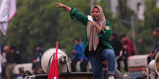 Ekspresi Para Kartini Dalam Aksi Demo 21 April di Depan DPR