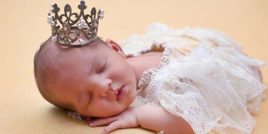93 Nama Bayi Bermakna Keberuntungan dari Berbagai Bahasa, Elegan & Penuh Doa