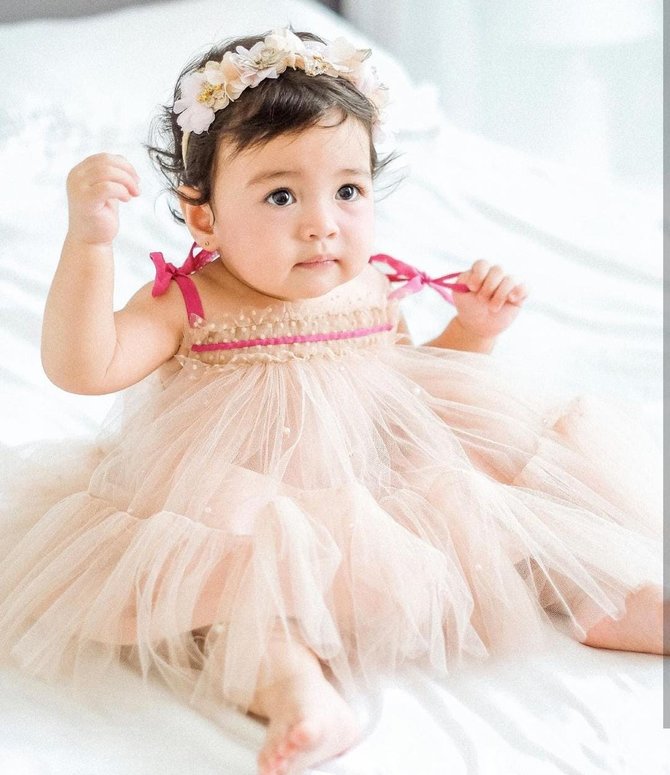 potret baby cara rose anak rianti cartwright ultah pertama makin cantik amp lucu