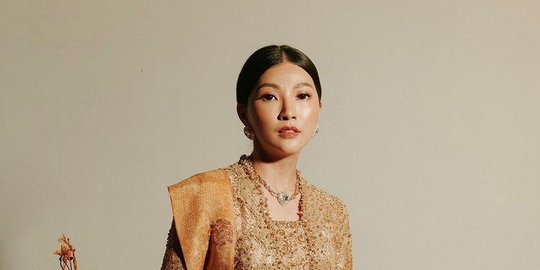 Anggun & Elegan, Intip Potret Cantik 5 Seleb Pakai Kebaya di Hari Kartini