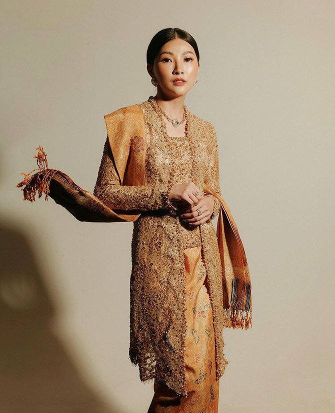 seleb pakai kebaya di hari kartini