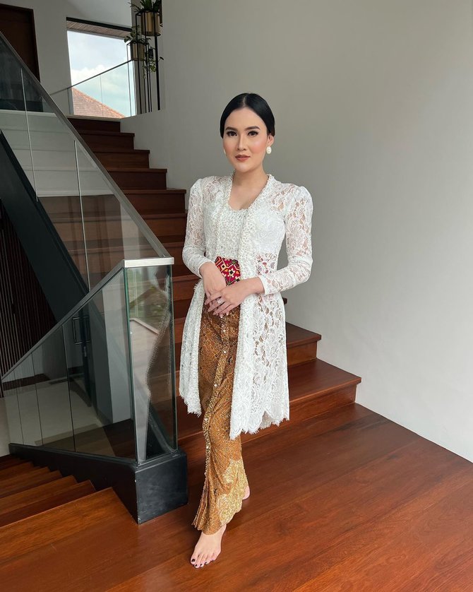 seleb pakai kebaya di hari kartini