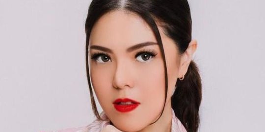 Deretan Artis yang Pernah Dituding Lakukan Operasi Wajah, Terbaru Tina Toon