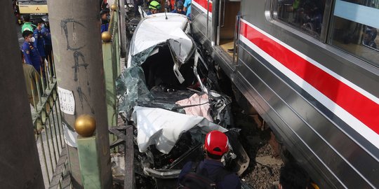 PT KAI Berencana Menuntut, Sopir Mobil Tertabrak KRL di Depok Serahkan ke Kuasa Hukum