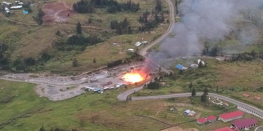 Usai Serang Tim Patroli Tewaskan TNI di Nduga, KKB Bakar Pabrik di Puncak Jaya Papua