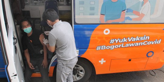 Mobil Vaksinasi Keliling Tekan Laju Penularan Covid-19 di Bogor