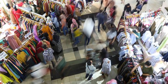 Jelang Lebaran, Pasar Tanah Abang Mulai Padat Pengunjung Jelang Lebaran, Pasar Tanah Abang Mulai Padat Pengunjung