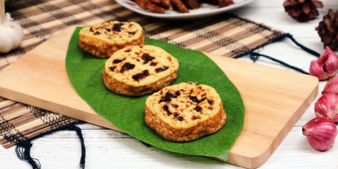 ilustrasi kue lumpur bakar sidoarjo