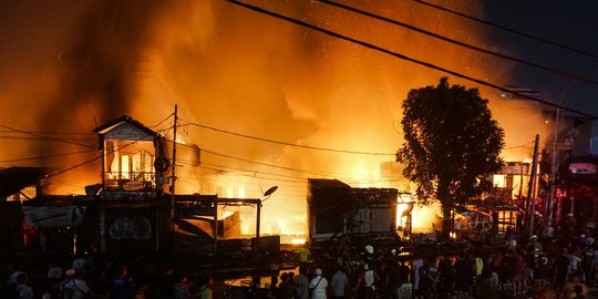 Kebakaran Pasar Gembrong Diduga Akibat Korsleting, 1.000 Warga Terdampak