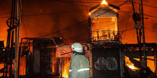 Kebakaran Pasar Gembrong, Tiga Tenda Pengungsian Dibangun