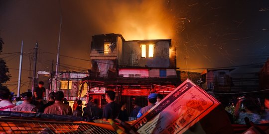 Kebakaran Pasar Gembrong, 400 Bangunan Ludes