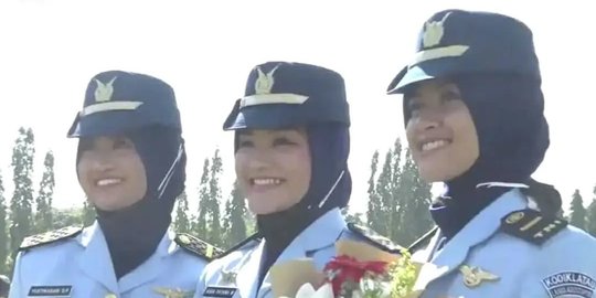 Potret Tiga Srikandi Penerbang Baru TNI AU, Dilantik Tepat di Hari Kartini