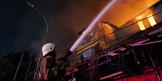 Kebakaran Pasar Gembrong, Lalin Pondok Bambu-Kampung Melayu Dialihkan