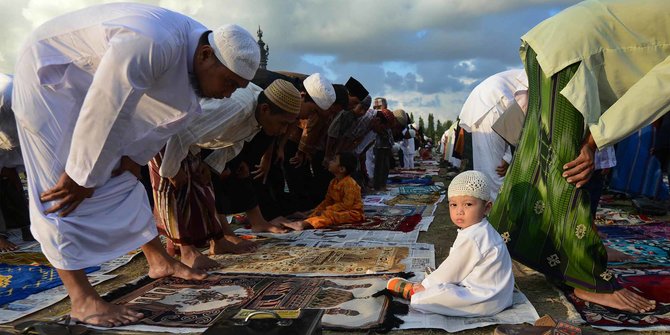 Bacaan Niat Sholat Idul Fitri Makmum, Lengkap Disertai Tata Caranya