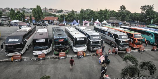 Jelang Mudik, Puluhan Sopir Bus di Surabaya Jalani Tes Urine karena Ini