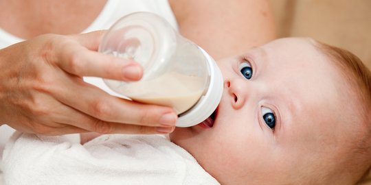 Waspadai Risiko jika Bayi Baru Lahir Diberi Susu Formula