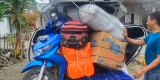 Aksi Pemudik Bawa Motor dan Barang di Belakang Mobil Ini Viral, Bikin Geleng Kepala