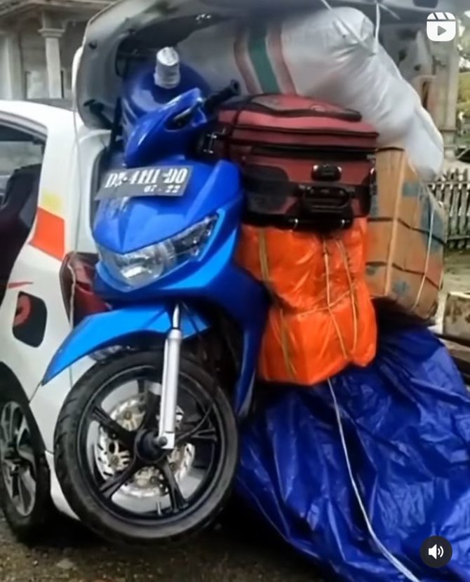 aksi pemudik bawa motor