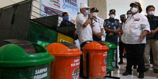 Menteri LHK Tinjau Pengelolaan Sampah Pelabuhan Tanjung Priok Jelang Mudik