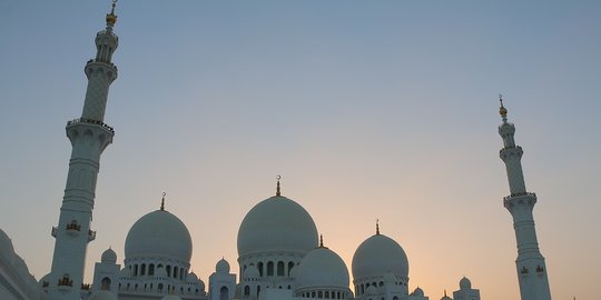 Sholawat Nariyah Lengkap dengan Arti dan Keutamaannya, Berikut Penjelasannya