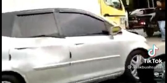 Viral Video Aksi Polisi Tangkap Penjahat di Jalan Tol, Bak Adegan Film Action