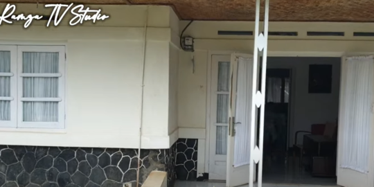 Potret Rumah Masa Kecil Almarhum Deddy Dores Halamannya Luas dan Asri