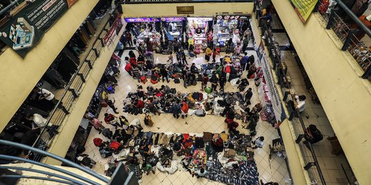 Suasana Pasar Cipulir Ramai Pengunjung Jelang Lebaran