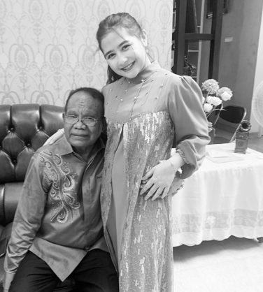 kakek meninggal dunia prilly latuconsina merasa sedih belum wujudkan keinginan mendiang