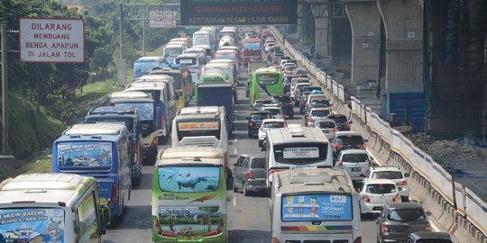 Arus Mudik dari Jakarta Melalui GT Cikarang Utama Meningkat 89 Persen