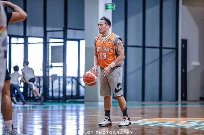 tampil sporty intip 6 potret artis saat main basket
