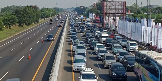 Contraflow Japek Km 47-Km 70 Ditutup Sementara, Lalin Padat di Keluar Rest Area Km 57