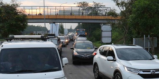 Bus Bawa Pemudik Terlibat Kecelakaan di Tol Cikarang, Tidak Ada Korban