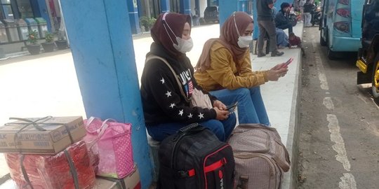 Cerita Kakak Adik Mudik ke Pedalaman Lebak, Lewati Jalan Berbatu dan Rawan Longsor