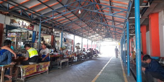 Ramainya Pemudik Tidak Sebanding Pendapatan Pedagang di Pelabuhan Palembang