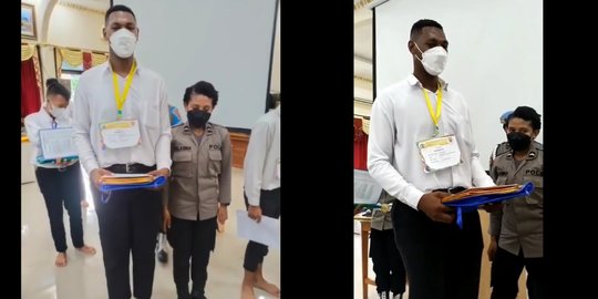 Casis Asal Merauke Ini Buat Terperangah, Tingginya 195 Cm Bikin Siswa Lain Minder