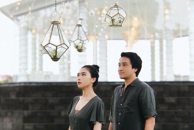 artis yang jatuh ke pelukan sahabatnya sendiri
