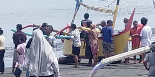 Mudik Naik Sampan ke Banyuwangi, Warga Jembrana Hilang di Laut