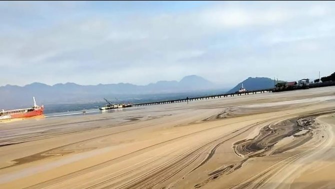 teluk bima di ntb berubah warna jadi cokelat begini potretnya yang viral