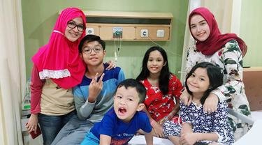 4 potret kebersamaan adelia pasha dan okie agustina